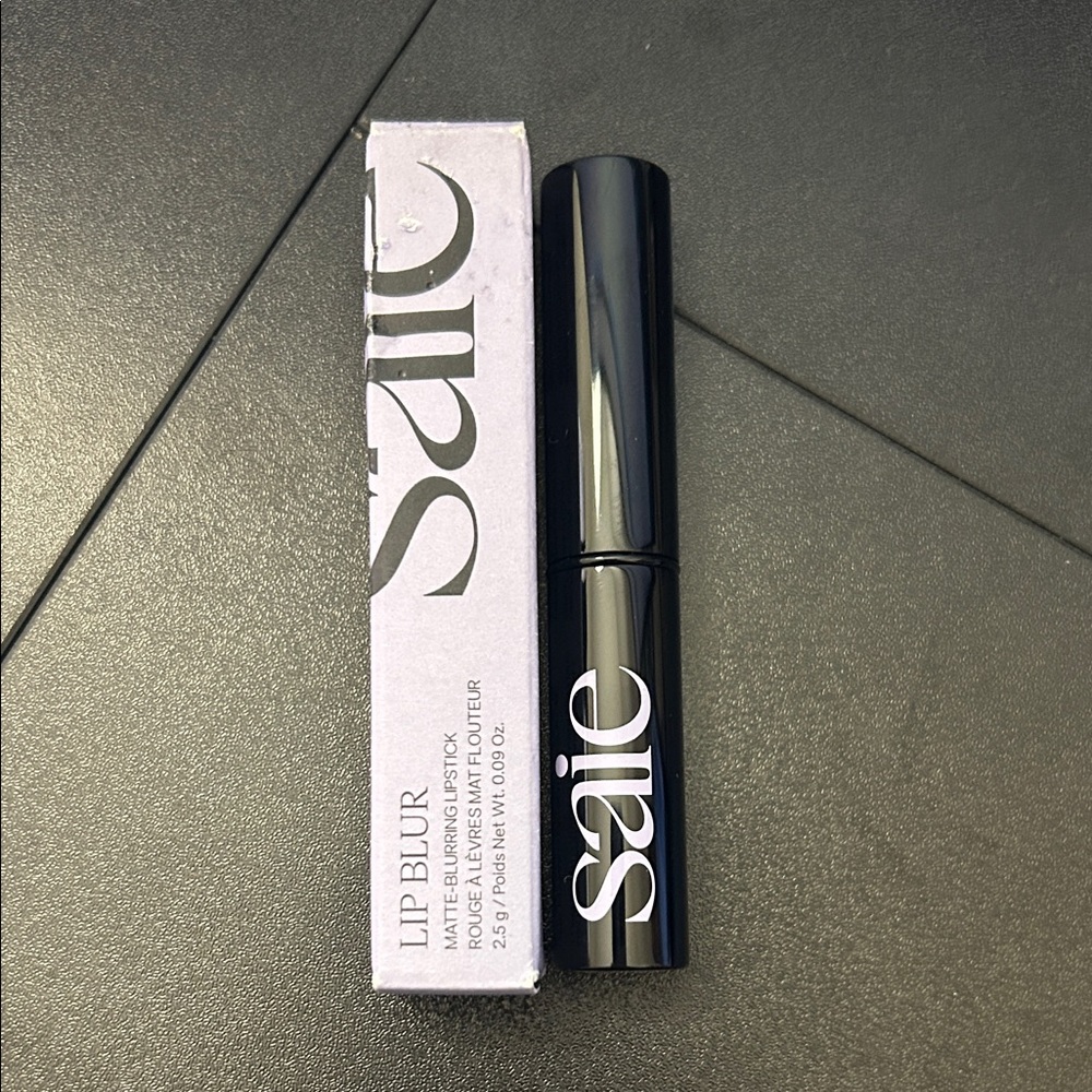 Saie Lip Blur Matte Blurring Lipstick - Nouveau
